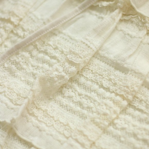 EUC Japanese Ivory Sleeveless Lace Blouse - Picture 5 of 8